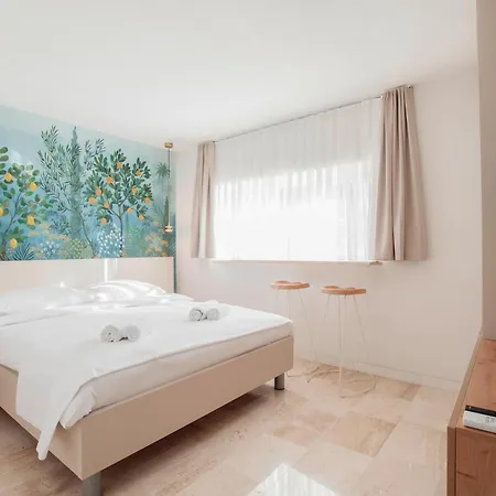 Style Guest house *